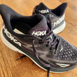 Hoka Clifton 9 sz 7D (wide)